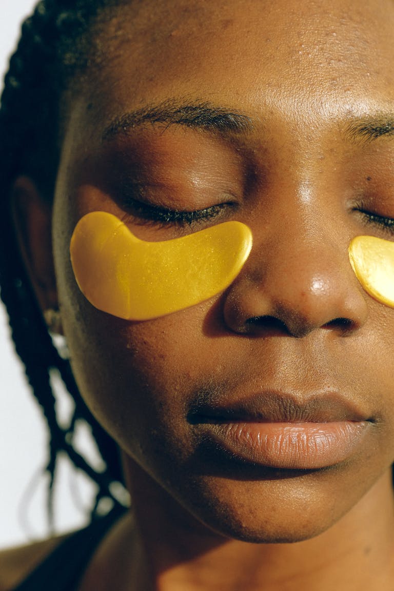 7 Natural Dark Circle Remedies for Brighter Eyes